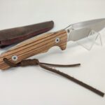 Schnitzer / Stahl: D2 / Griff: Zebraholz